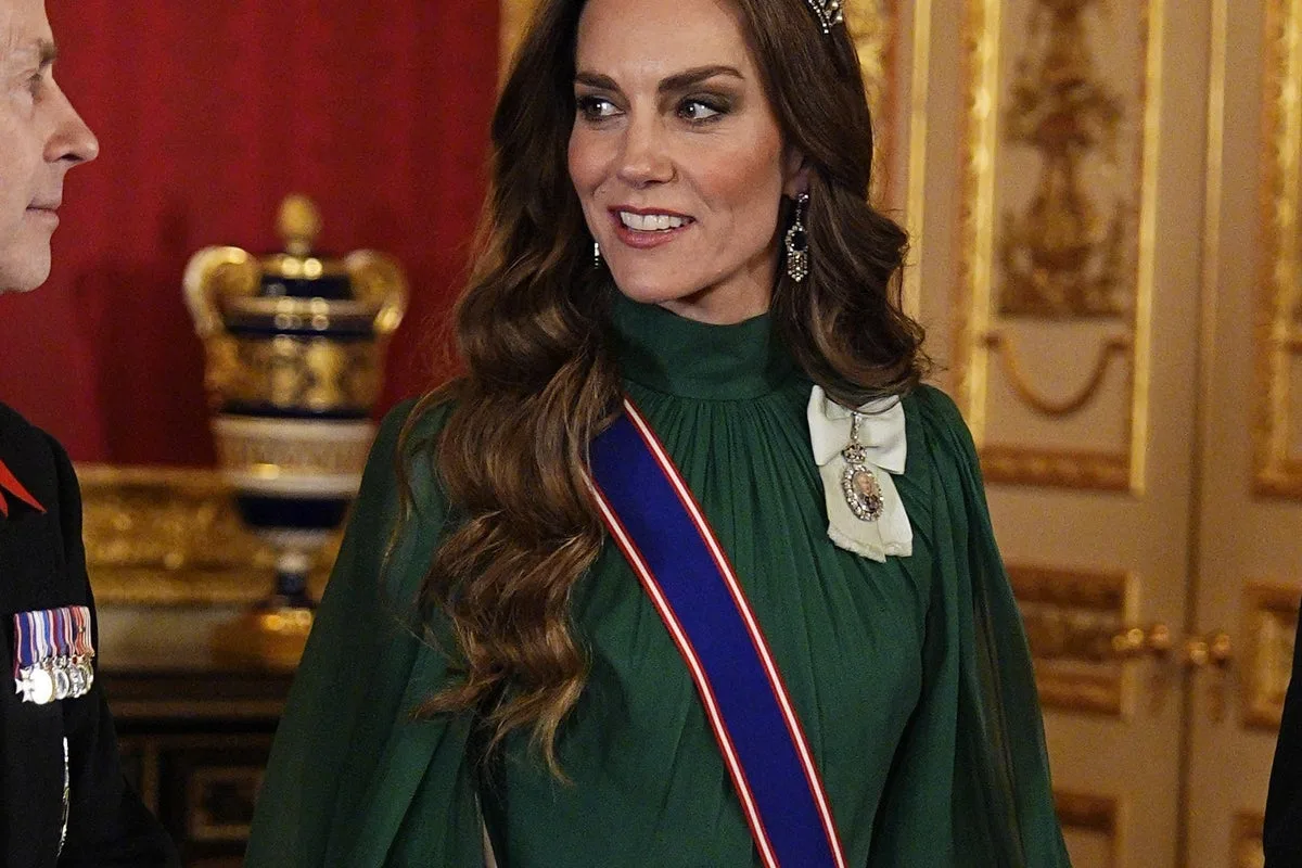 Kate Middleton Wears Diana’s Tiara and Queen’s Earrings at Nigerian State Banquet