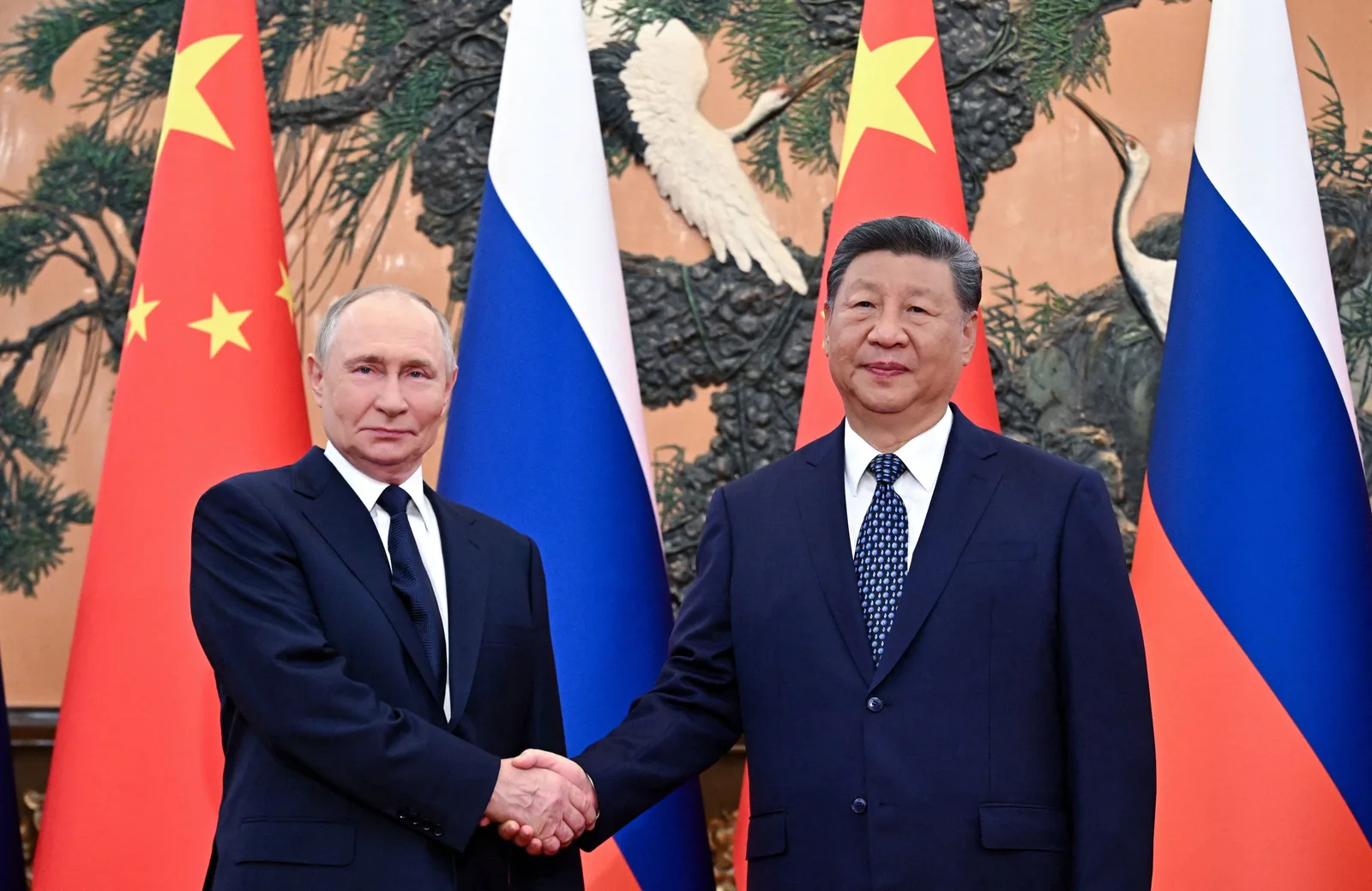 Trump and Xi Hold Summit in Beijing Focused on Taiwan and Trade Issues