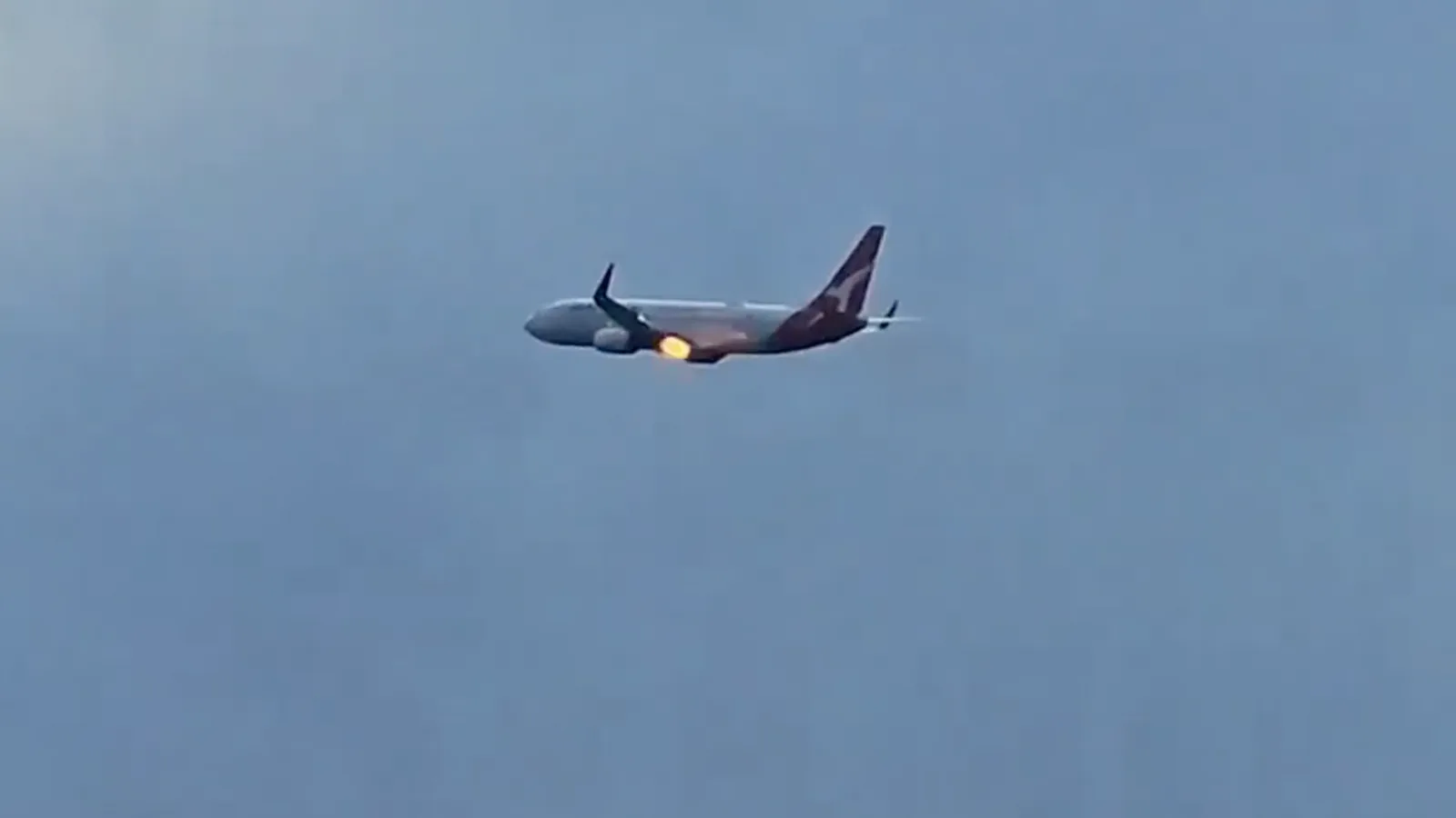 Qantas Flight Experiences Engine Fire After Takeoff from Queenstown