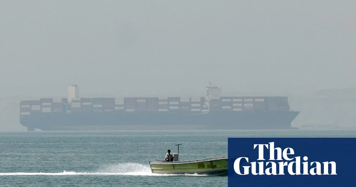 Qatar and Pakistan Send Mediators to Tehran Amid Efforts to Reopen Strait of Hormuz