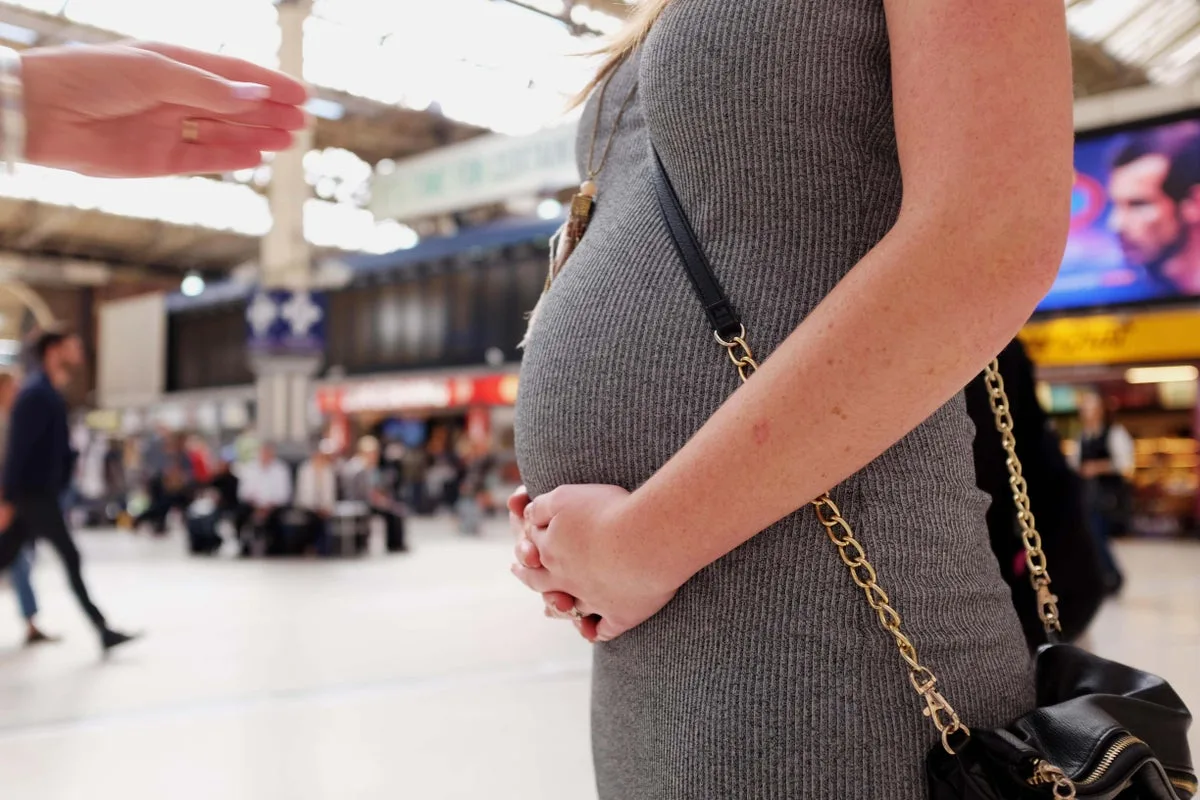 Queensland Woman Gives Birth to Biologically Unrelated Twins After Surrogacy Overlap