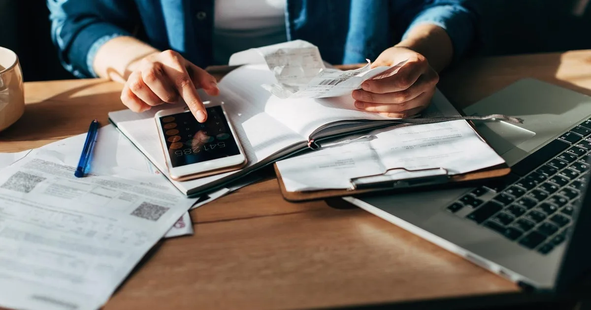 Record Number of Americans Make Early 401(k) Withdrawals, CBS News Reports