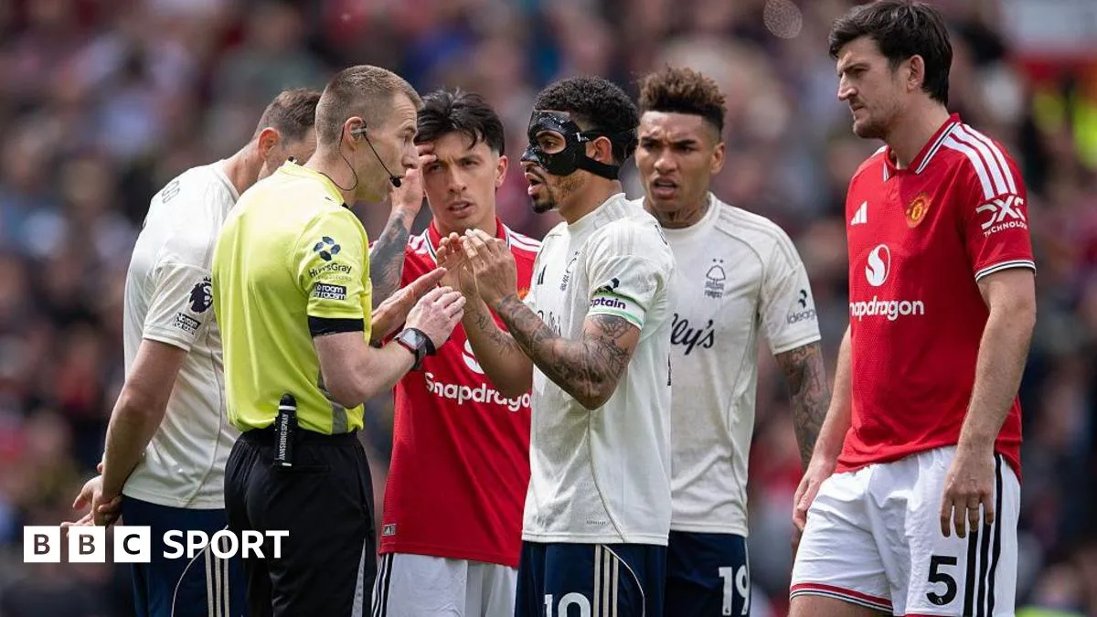 Referees' Body Admits Error on Manchester United Goal Against Nottingham Forest