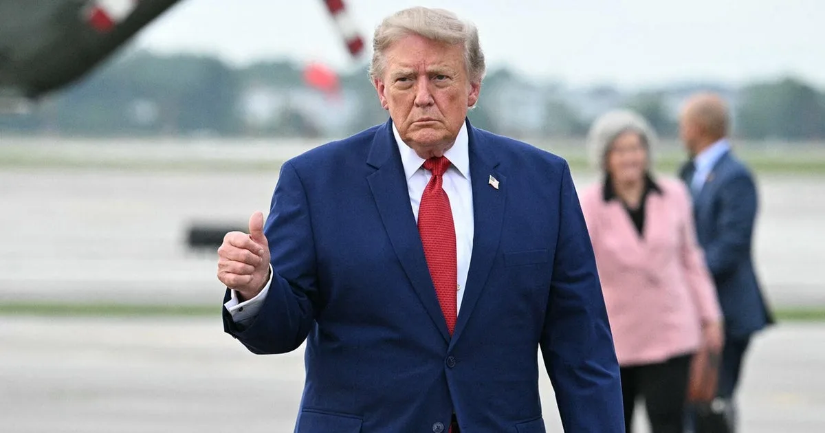 Reports Emerge of Trump Warning to Oman Over Strait of Hormuz Actions