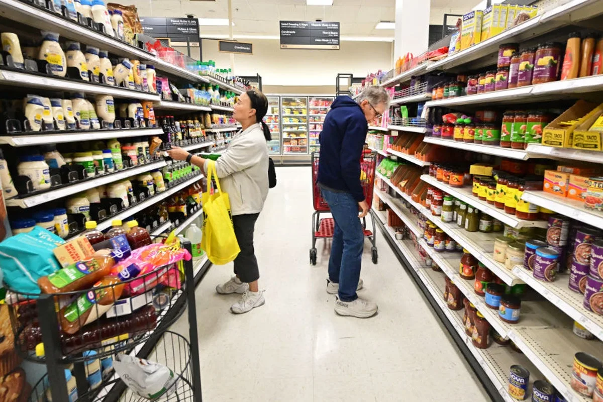 Reports Link Global Economic Strain and Price Increases to Iran Conflict