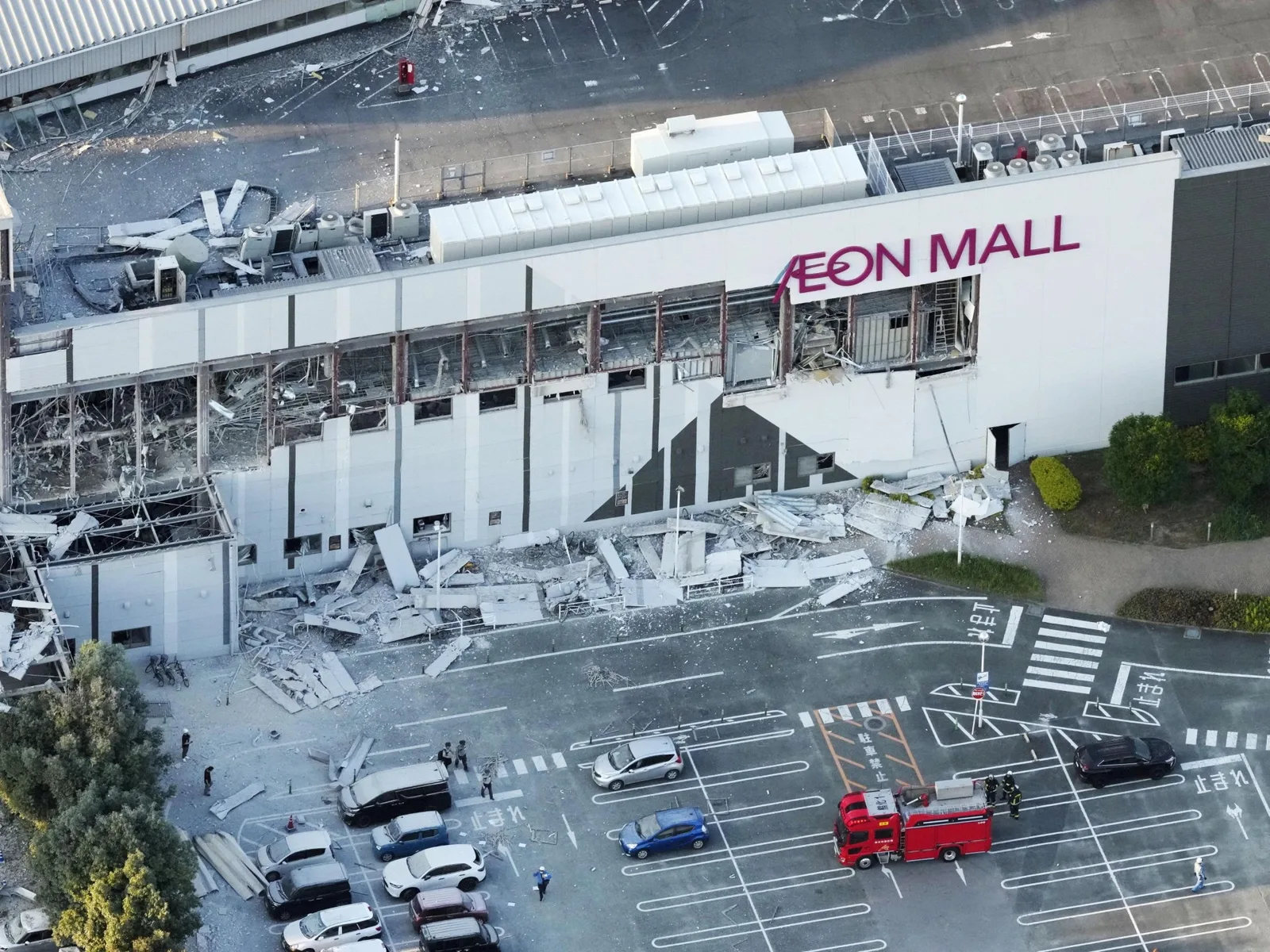 Rescue Efforts Continue After Major Earthquake and Explosion at Japan's Aeon Mall