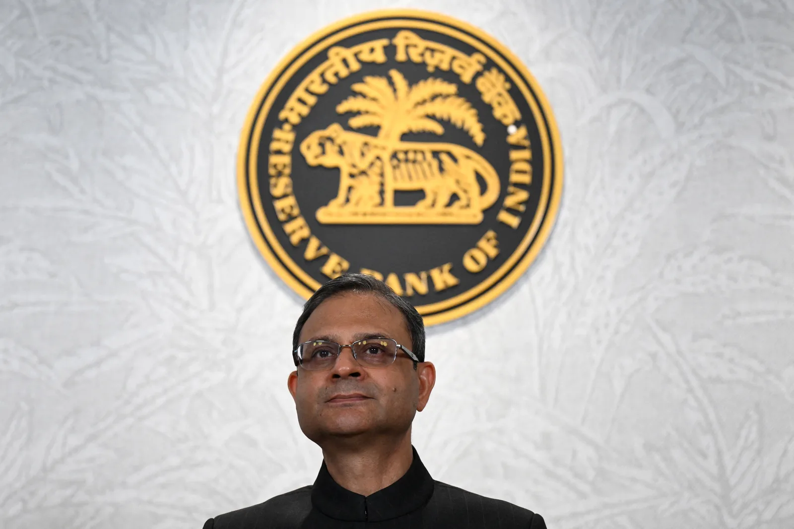 Reserve Bank of India Keeps Benchmark Rate Unchanged Amid Inflation Concerns