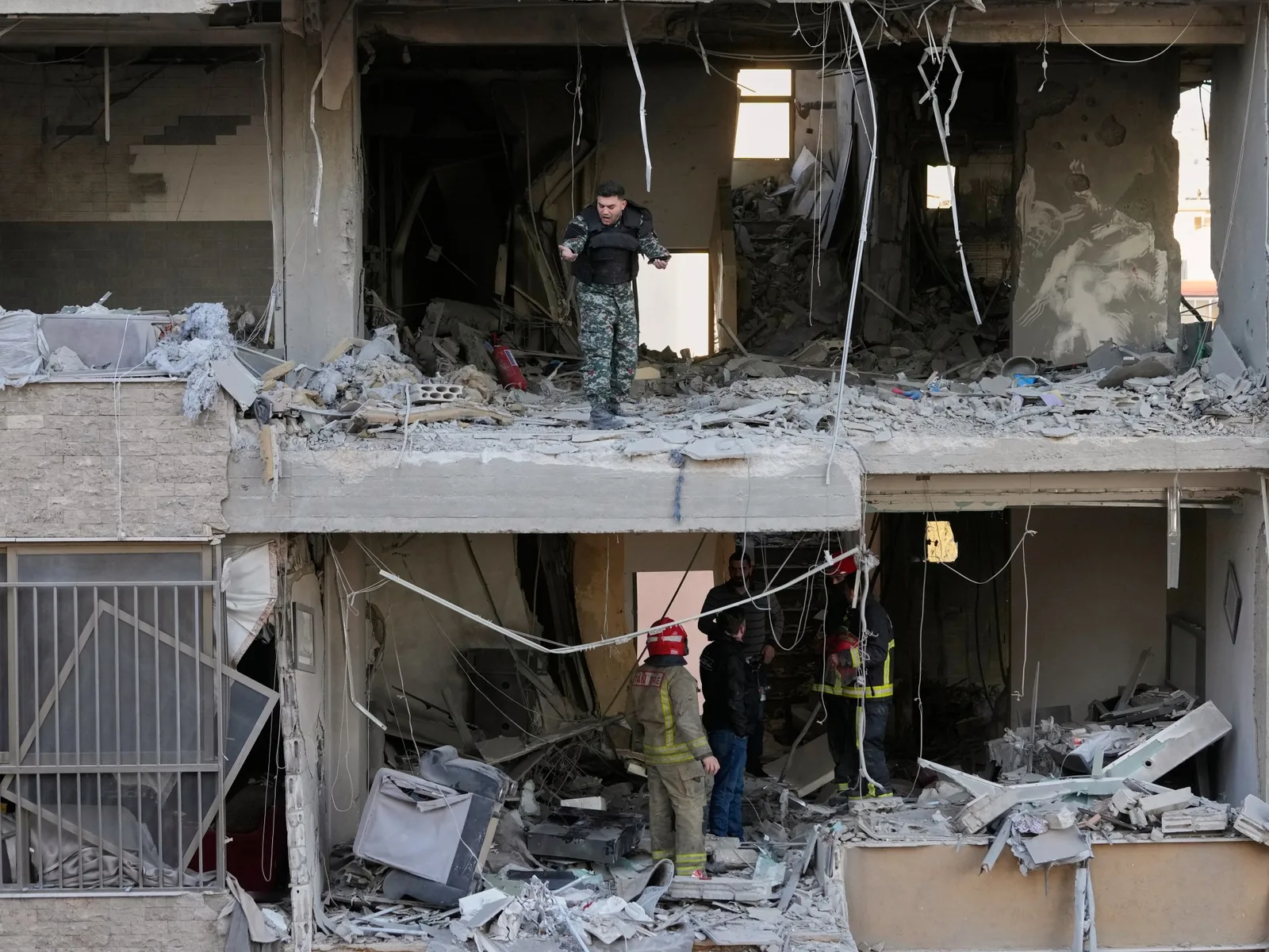 Israeli Airstrikes Cause Destruction in Southern Beirut Neighbourhood