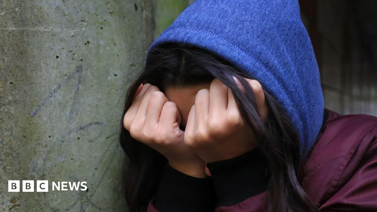 Review Finds Young People Leaving Care Face Higher Death Rates Than Peers