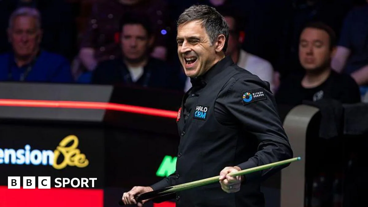 Ronnie O'Sullivan Leads Opening Session Against He Guoqiang at Crucible