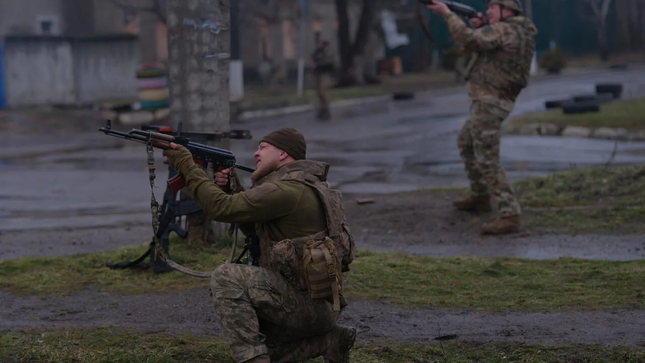 Missile and Drone Strikes Reported in Ukraine Before US-Ukraine Geneva Talks