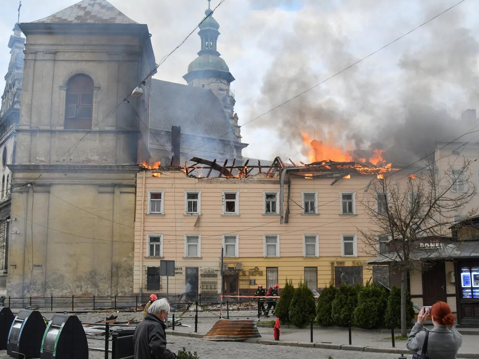 Russian Strikes Hit Ukraine in Daytime Barrage; Three Killed in Lviv Drone Attack