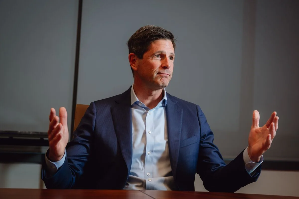 Schwab CEO Observes Gen Z Investors Buying US Equities During Market Pullbacks