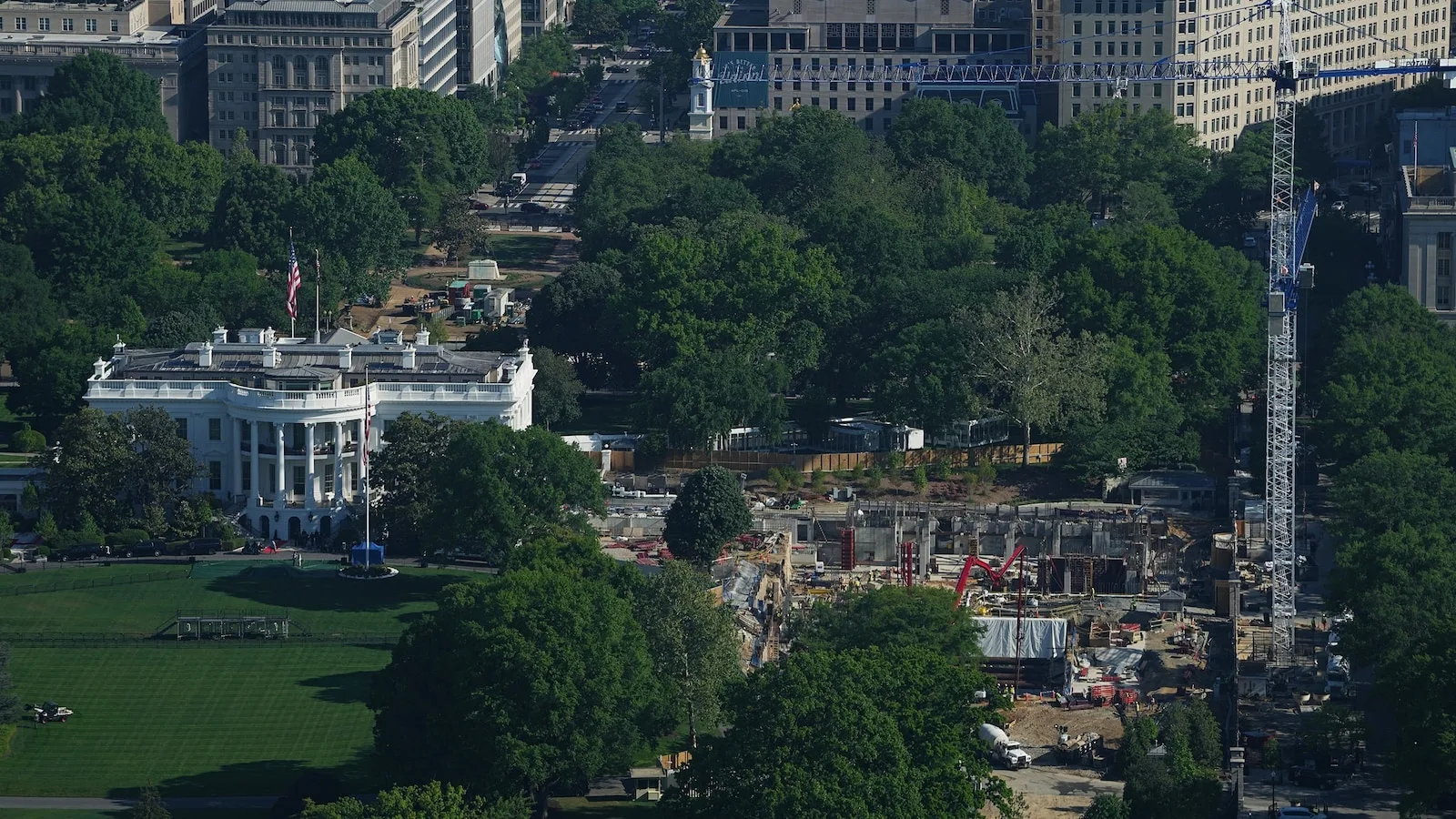 Senate GOP Proposes $1B for Security in White House Ballroom Project