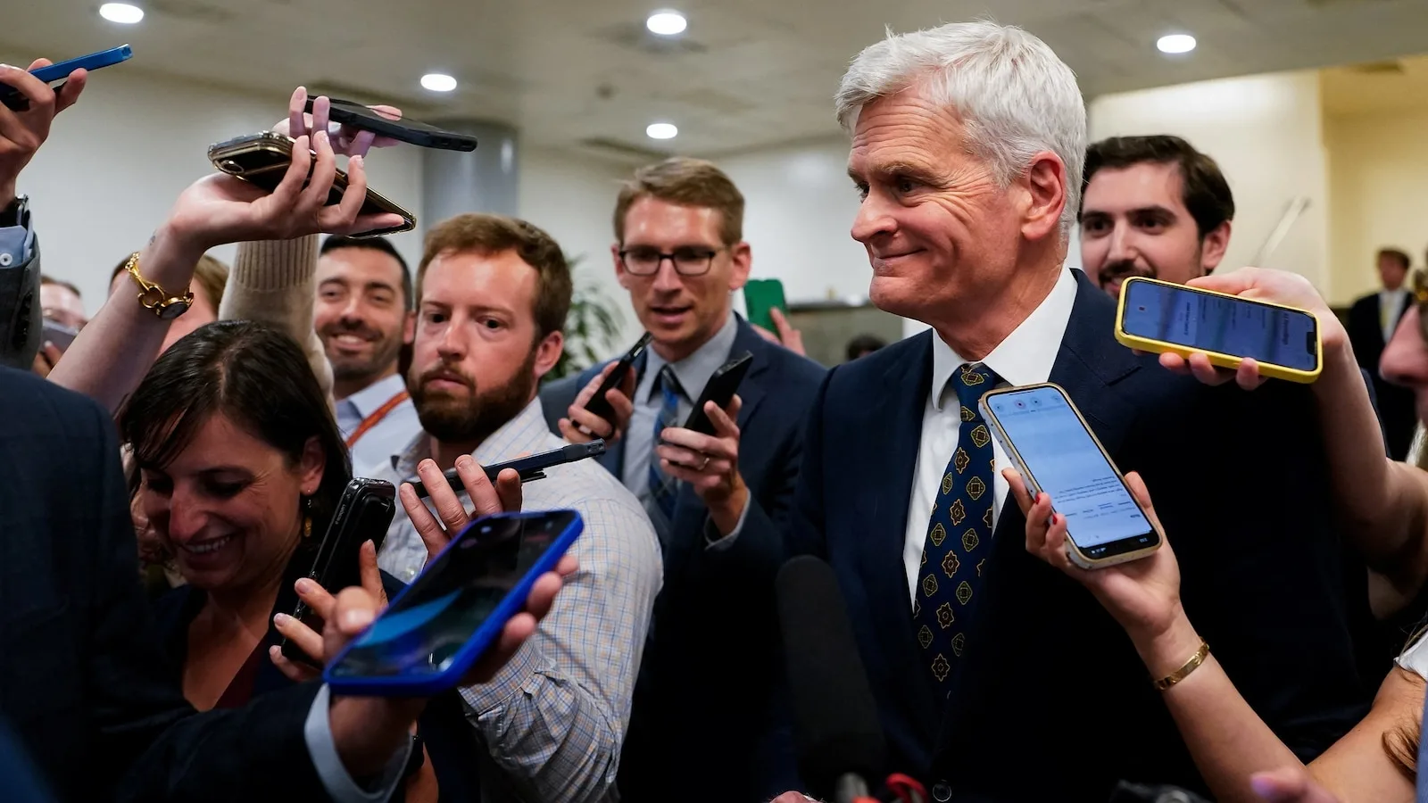 Senate Republicans Reverse Iran War Powers Vote After Tense Meeting With Trump