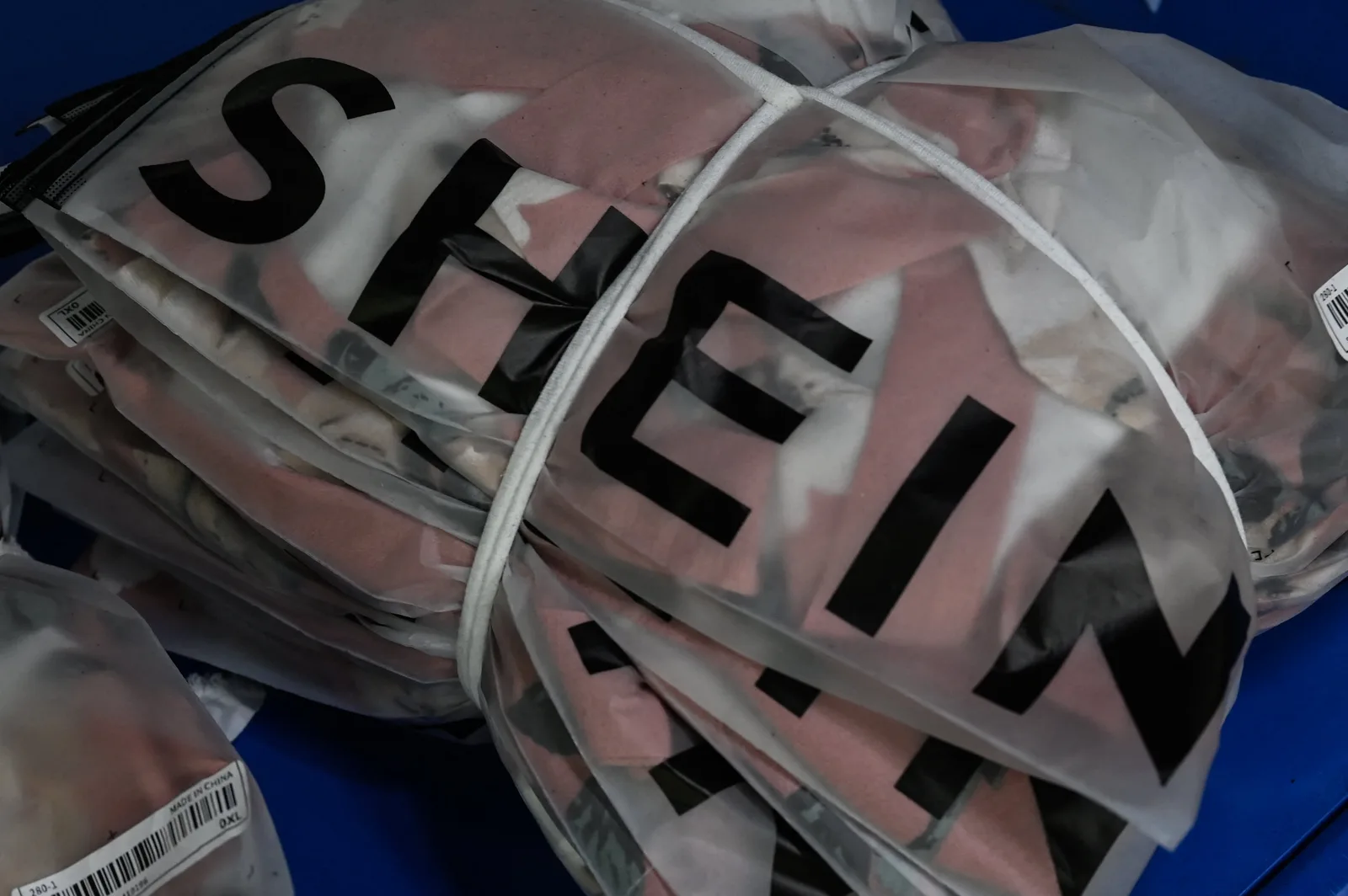 Shein Shares Fall 7% in Hong Kong Market Debut