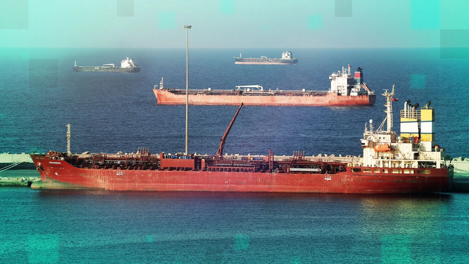 Shipping Through Strait of Hormuz Slows as Russia Conducts Oil Transfer in Gulf of Oman