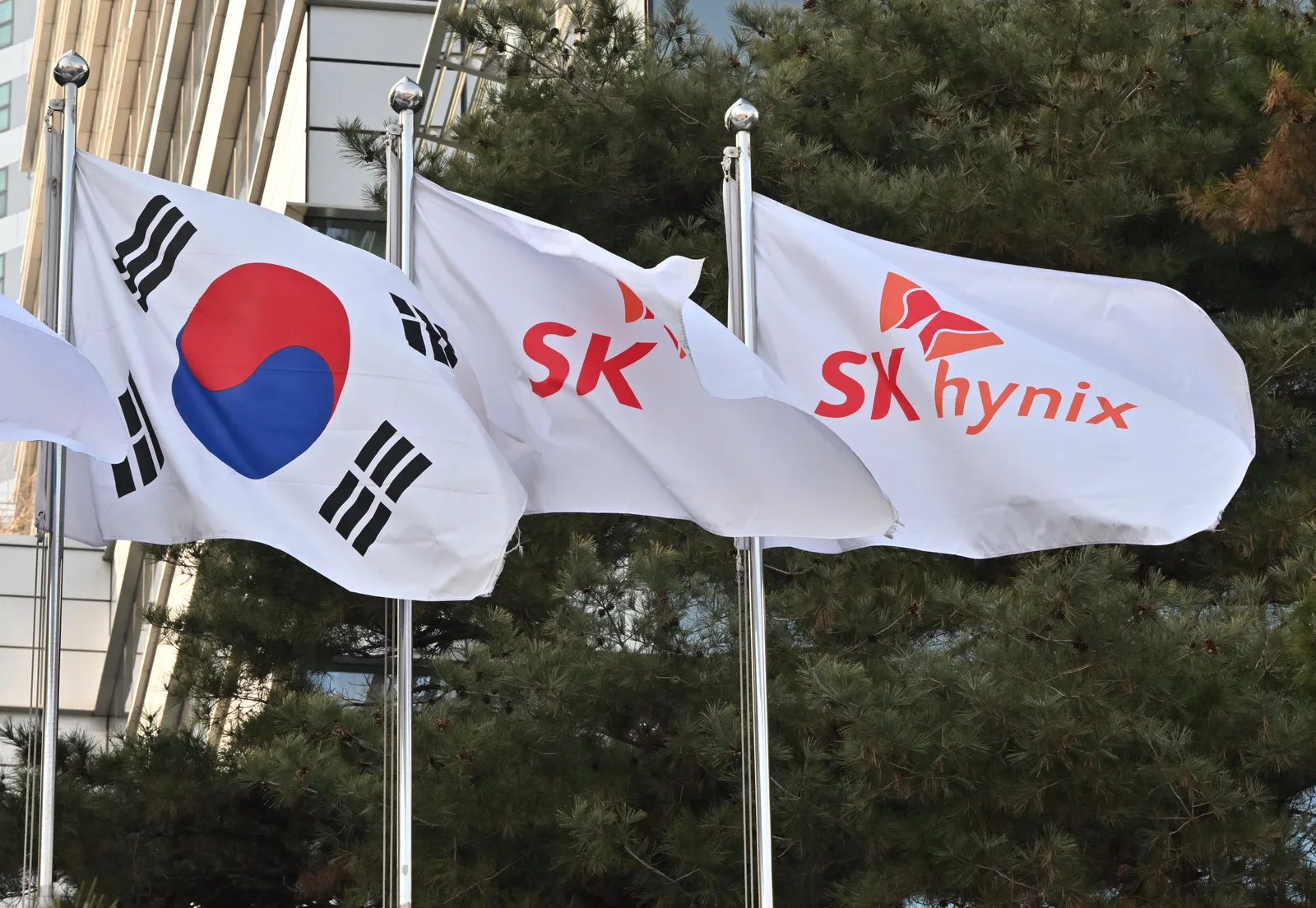 SK Hynix Launches Nasdaq Listing, Potentially Second-Largest Equity Offering