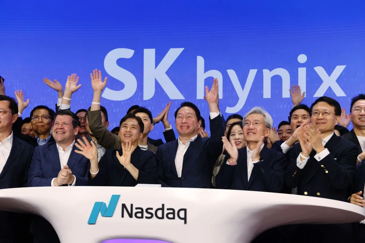 SK Hynix Shares Fall in Seoul Following US Nasdaq Trading Debut