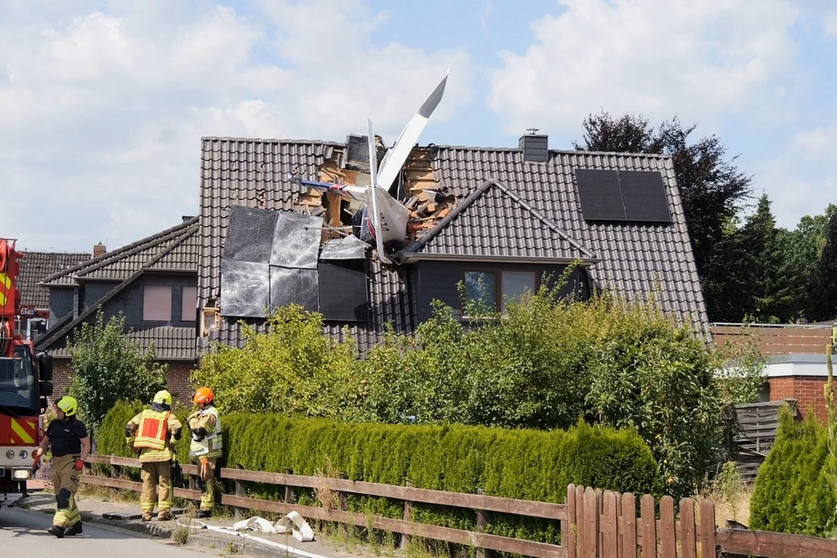 Small Plane Crashes Into Home in Northern Germany, Leaving One Dead and One Missing