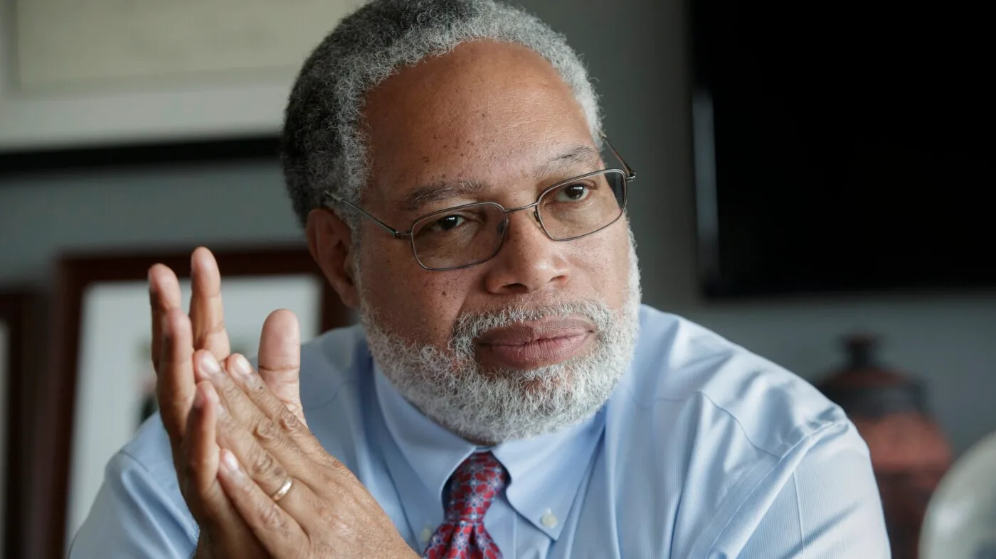 Smithsonian Secretary Responds to White House Criticism of Museum's Historical Approach