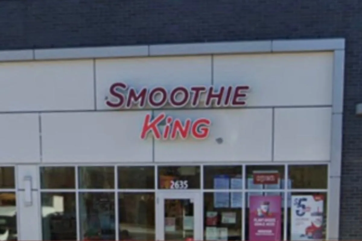 Smoothie King Fires Two Employees for Refusing Service to Customer Wearing Trump Hoodie