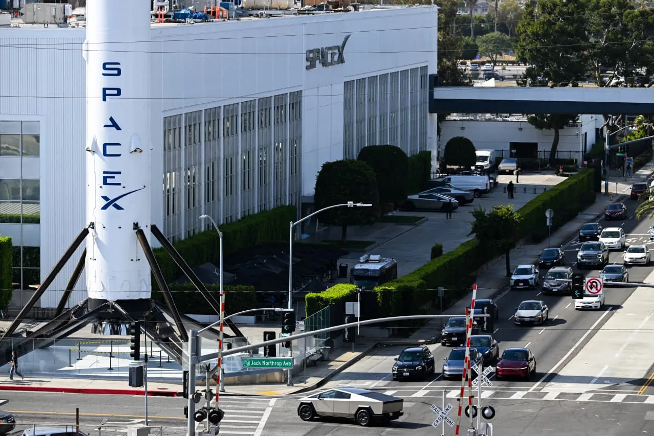 SpaceX Prepares for IPO With Focus on Retail Investors and Market Impact