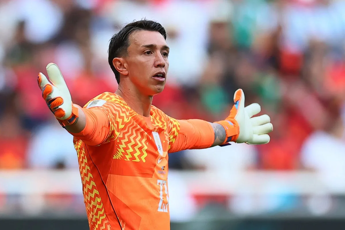 Spain Defeats Uruguay After Muslera Error, Eliminating Uruguay from World Cup Group Stage