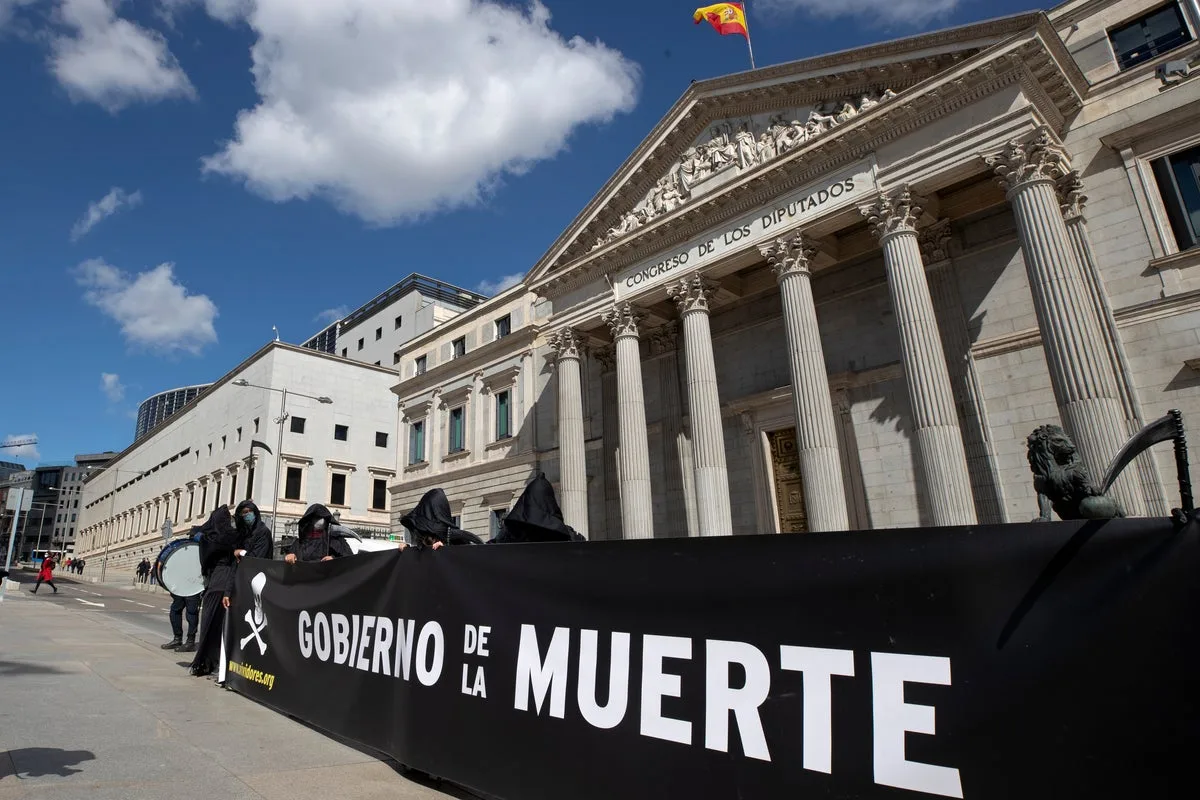 Spanish Woman, 25, Dies by Legal Euthanasia After Court Battle in Barcelona
