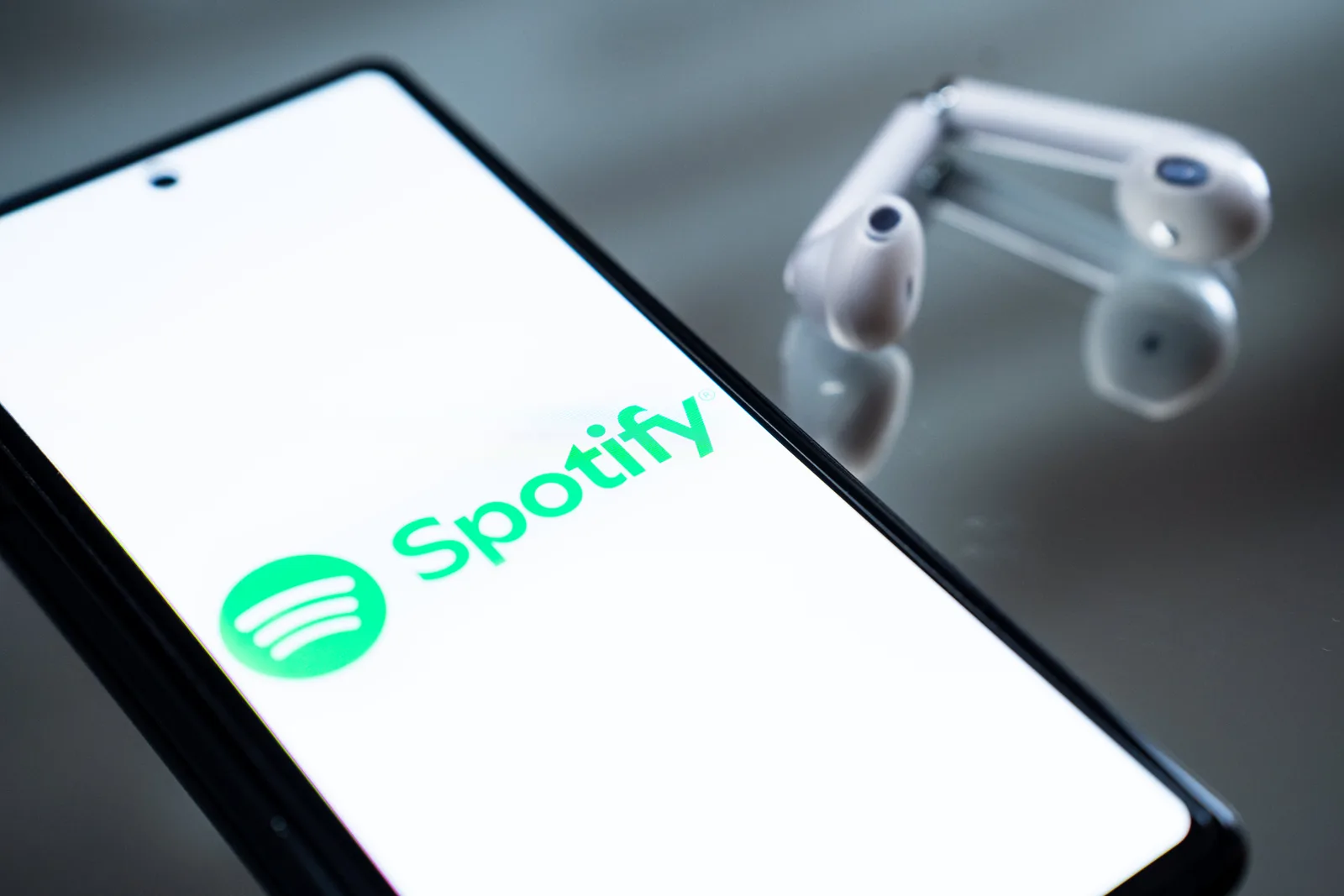 Spotify Shares Drop After Earnings Beat and Subscriber Growth Amid Price Hike
