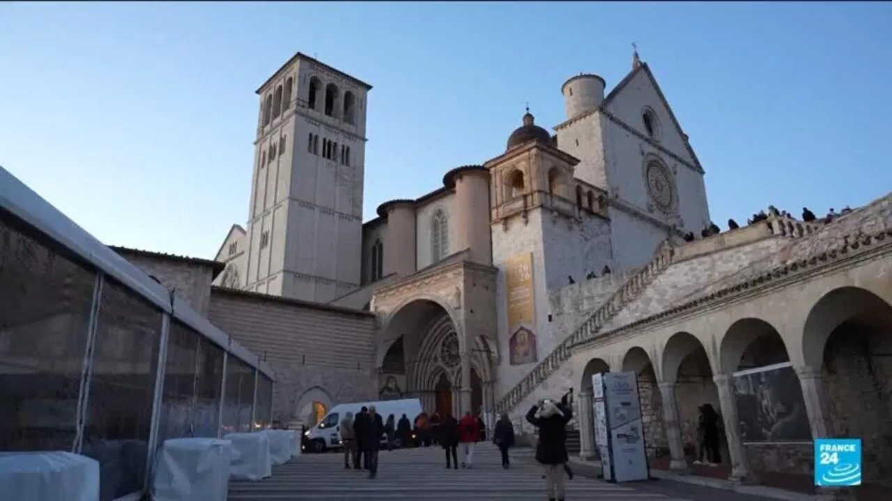 St Francis of Assisi’s Remains Displayed Publicly in Assisi for First Time