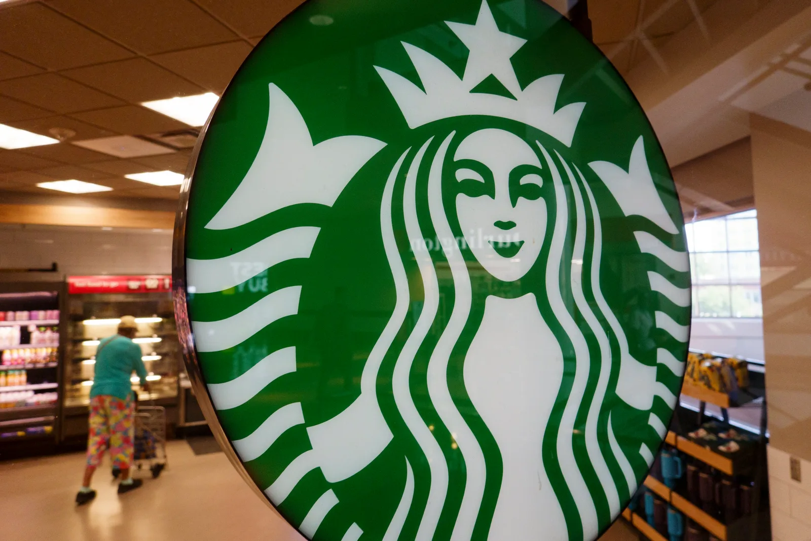 Starbucks Stock Rises After Reporting Fourth Consecutive Quarter of Sales Growth