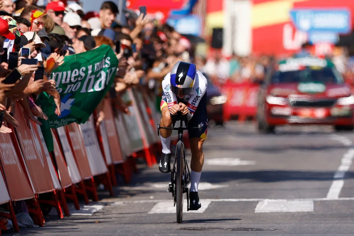 Stefan Kung Wins Vuelta a Espana Time Trial as Roglic Closes Gap on Mas