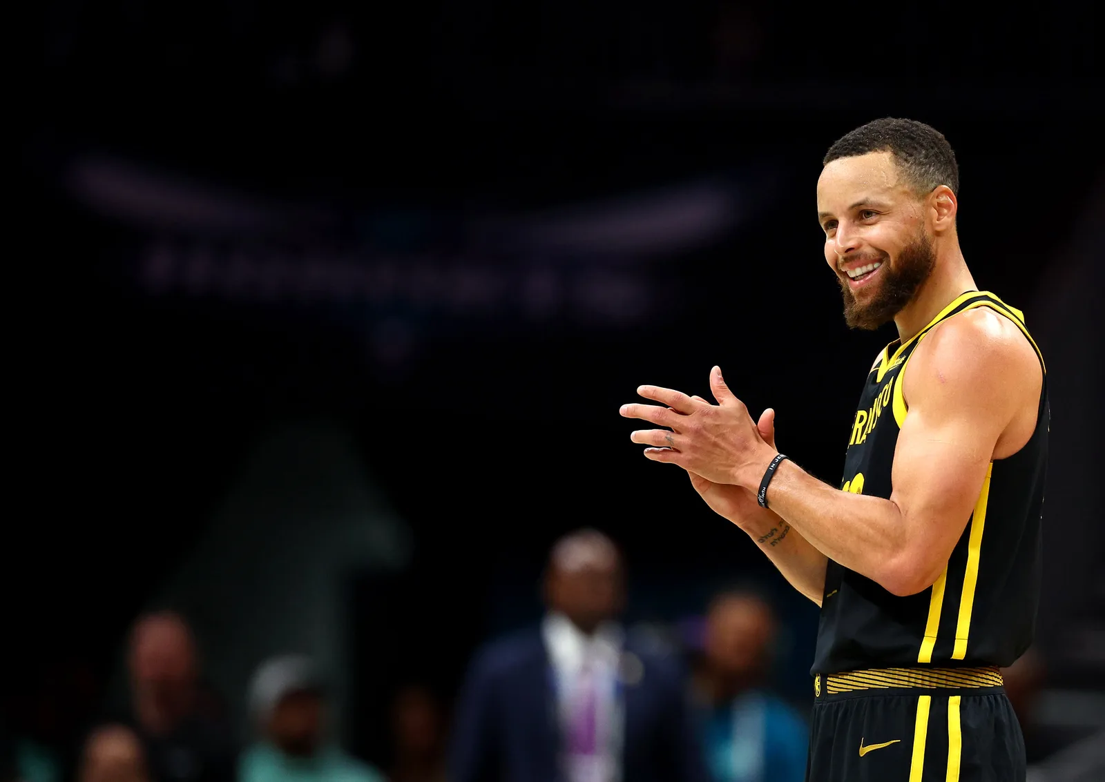 Stephen Curry Signs Partnership Deal with Chinese Sportswear Brand Li-Ning