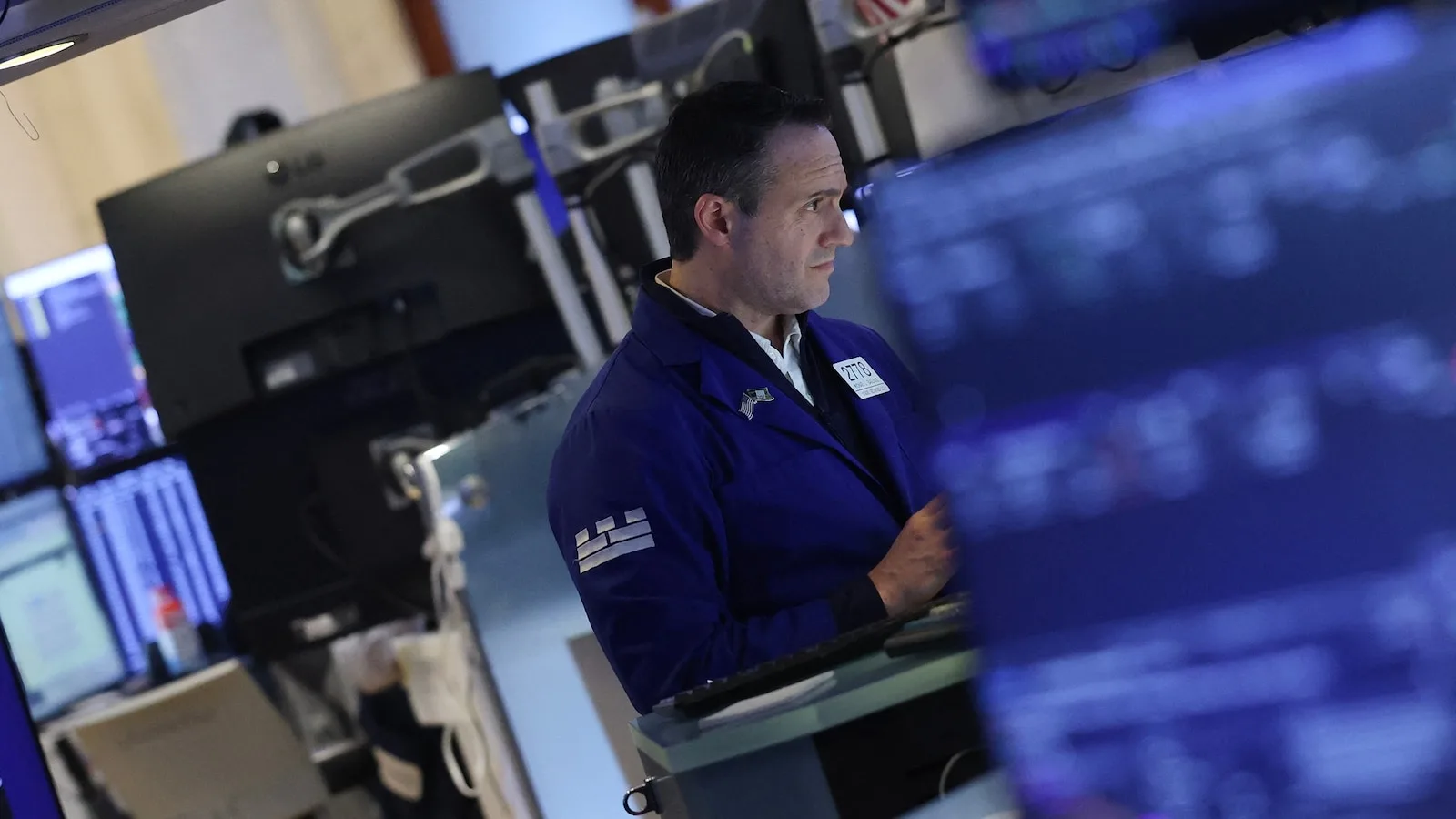 Stocks Decline as Trump Announces 15% Tariffs on Most Goods