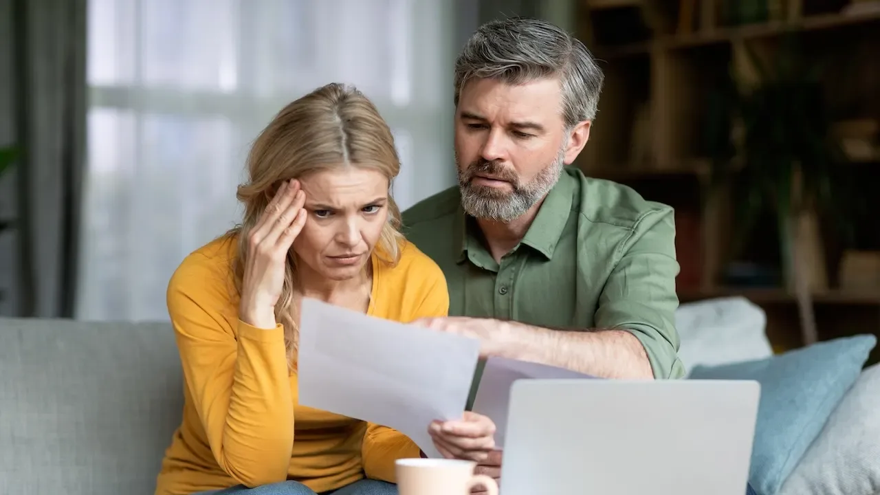 Study Links Long-Term Financial Hardship to Accelerated Brain Aging