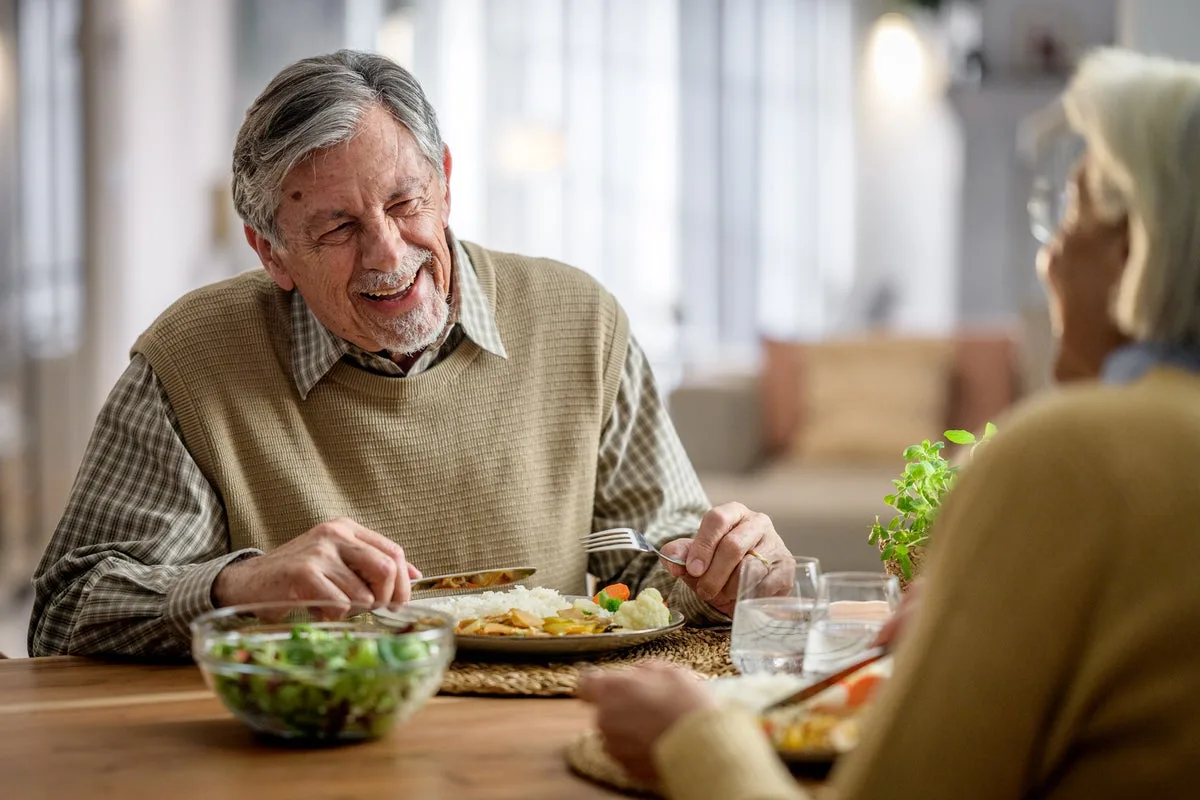 Study Links Time-Restricted Eating to Lower Dementia Risk in Older Adults