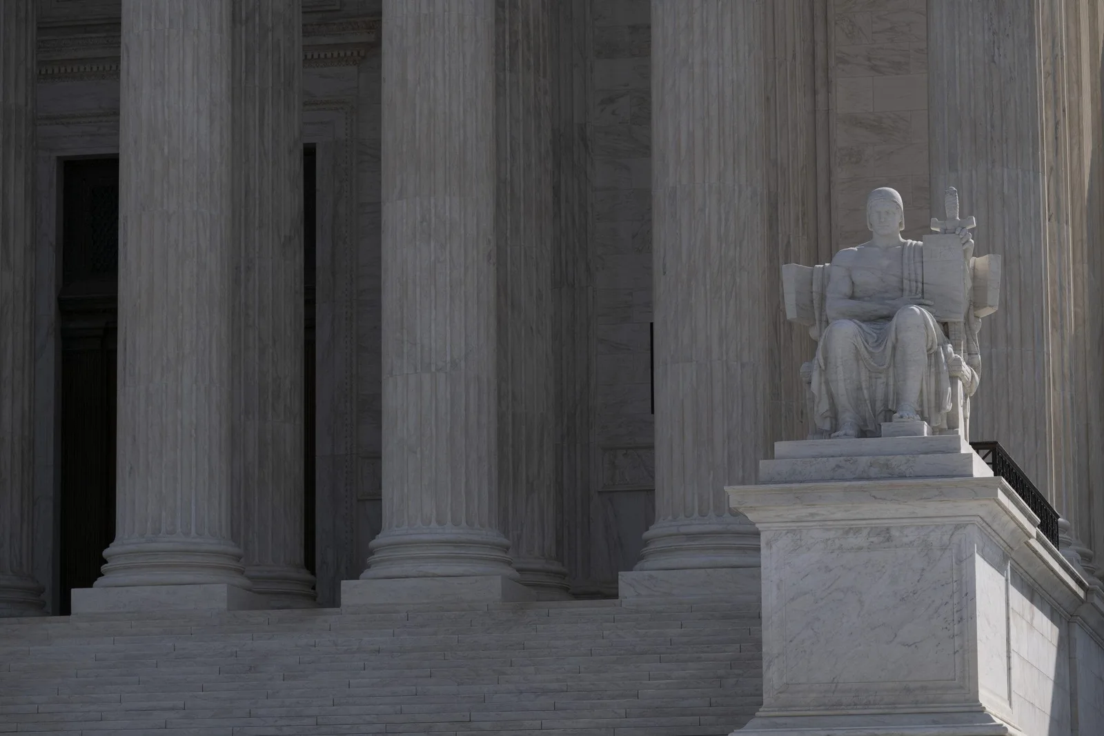 Supreme Court Allows Oil Companies to Move Louisiana Environmental Lawsuits to Federal Court