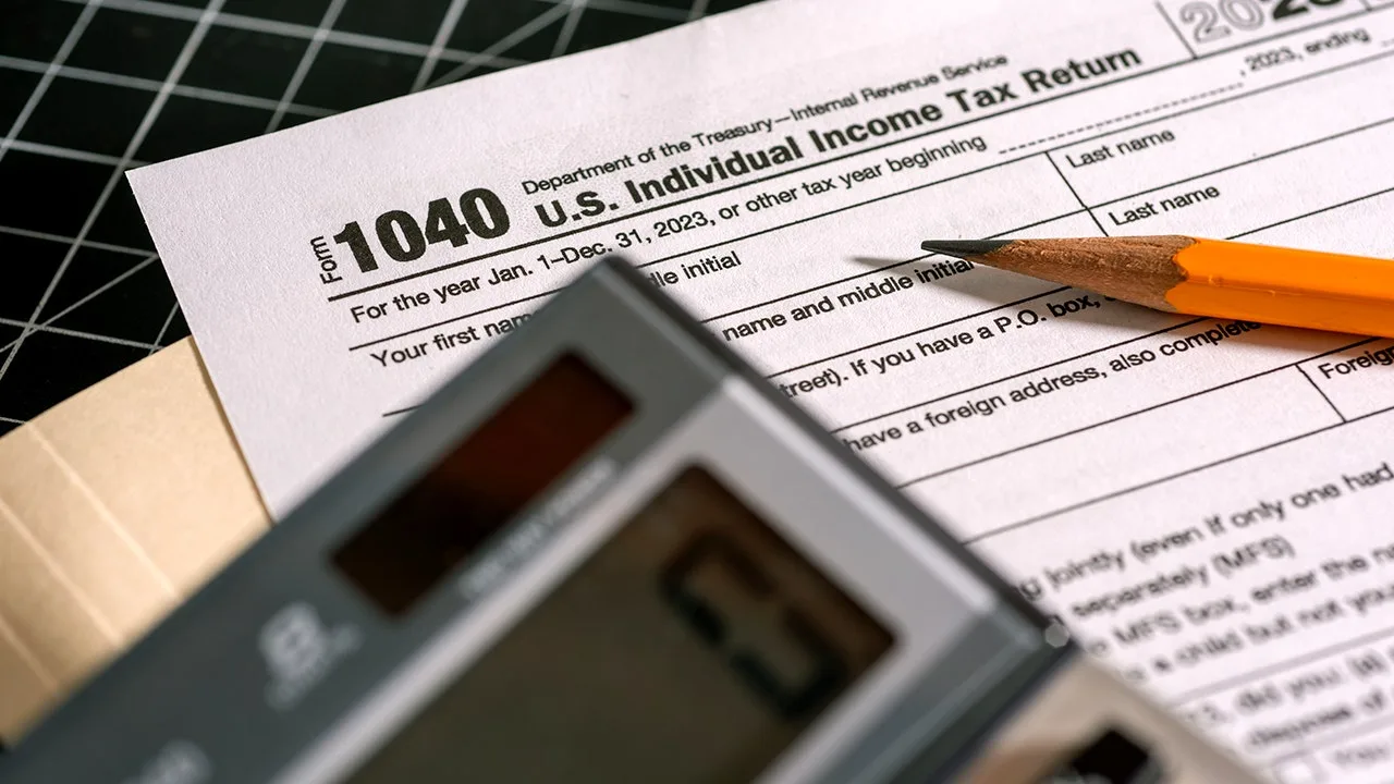 Tax Experts Warn of Common Filing Errors Ahead of April 15 Deadline