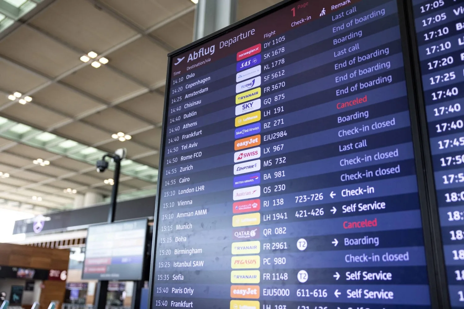 Middle East Airspace Closures Disrupt Global Flights Amid U.S.-Iran Conflict