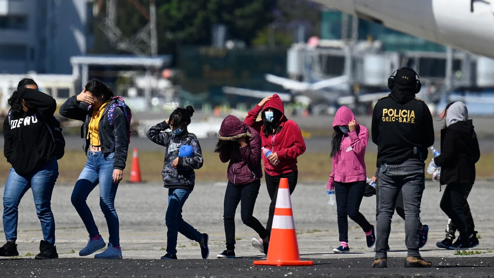 Thousands of Unaccompanied Migrant Children Lose Legal Representation After Contract Ends