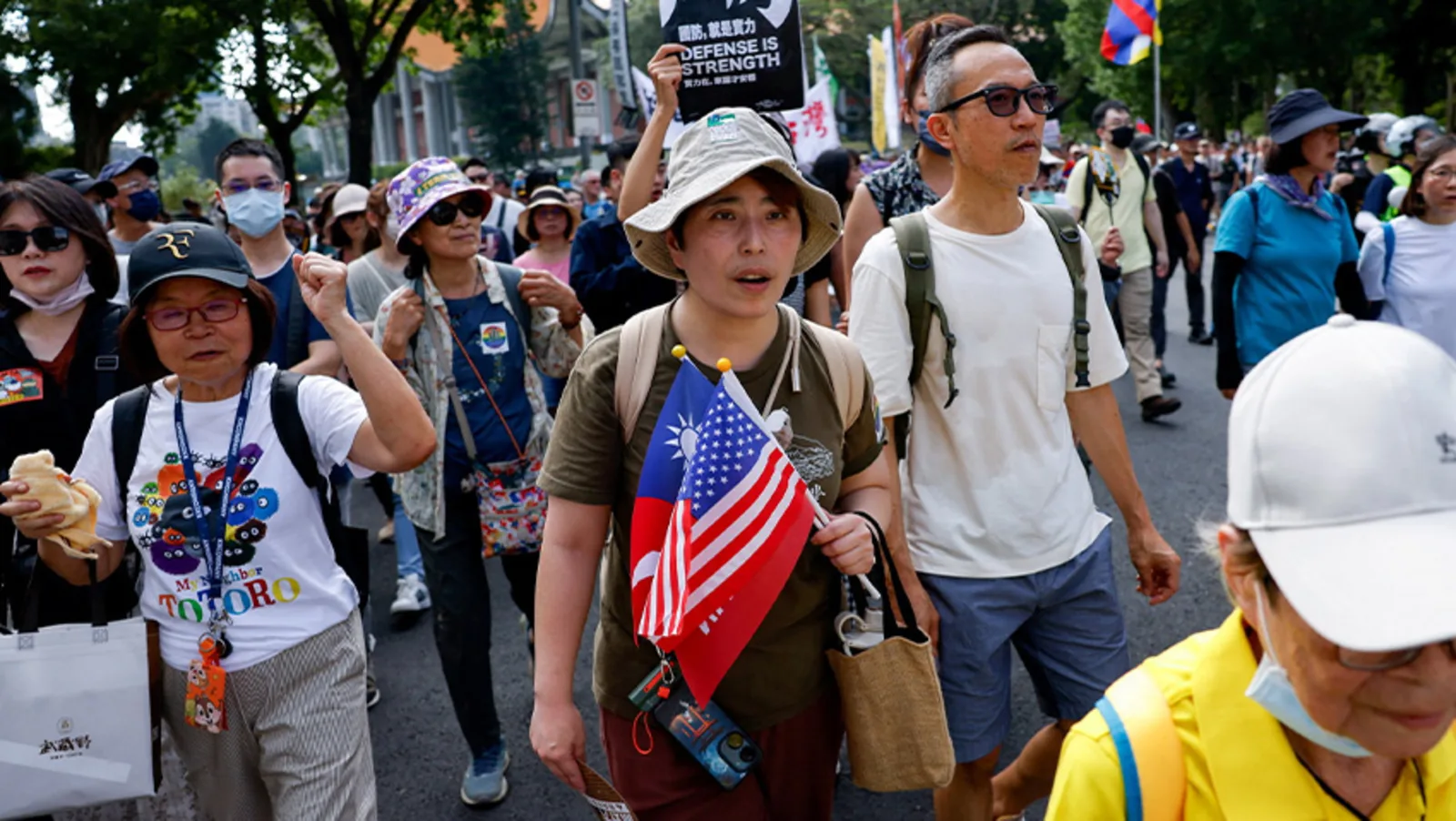 Thousands Rally in Taipei for Increased Defence Spending Amid US Arms Sale Pause