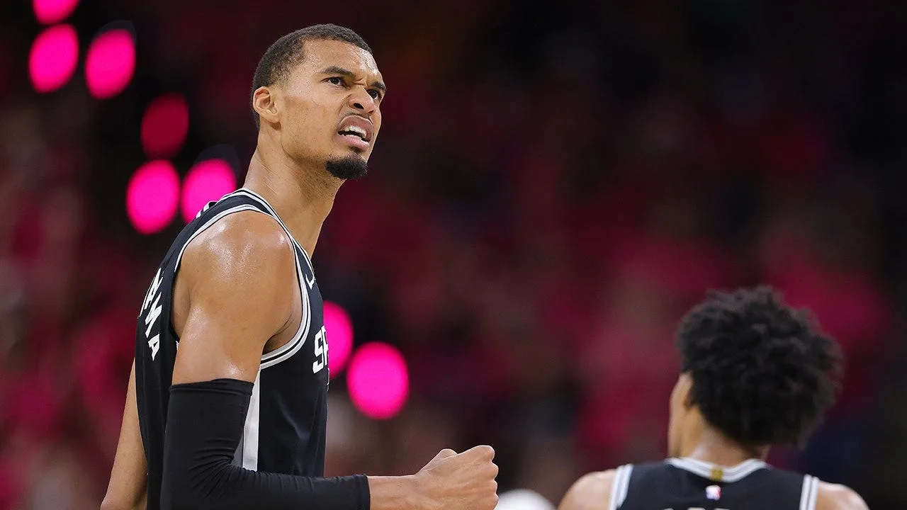Thunder Rally to Defeat Spurs, Take 2-1 NBA Playoff Series Lead