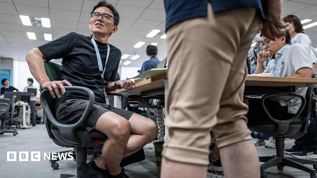Tokyo Encourages Men to Wear Shorts at Work, Prompting Public Debate