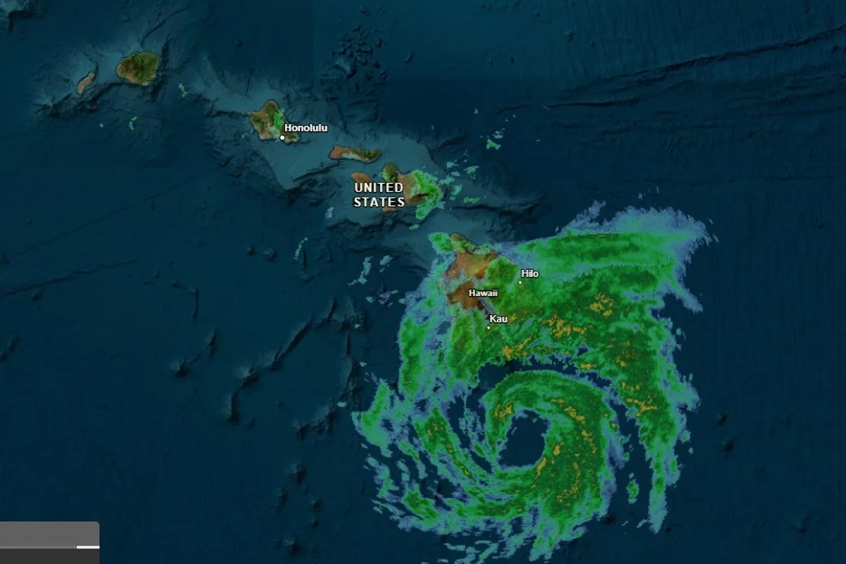 Hurricane Lala Approaches Hawaii’s Big Island With Heavy Rain and Strong Winds