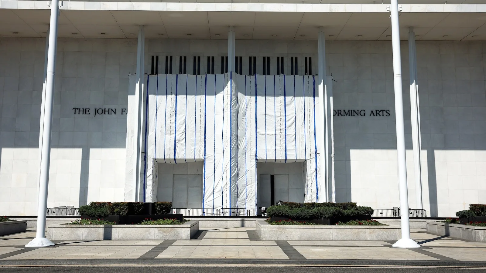 Trump Administration Warns Kennedy Center May Face Demolition Without Renovation