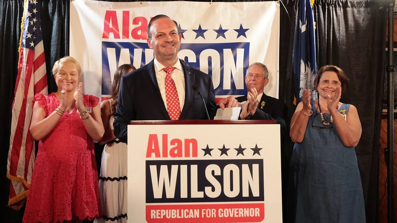 Trump Endorses Both Candidates in South Carolina GOP Gubernatorial Runoff