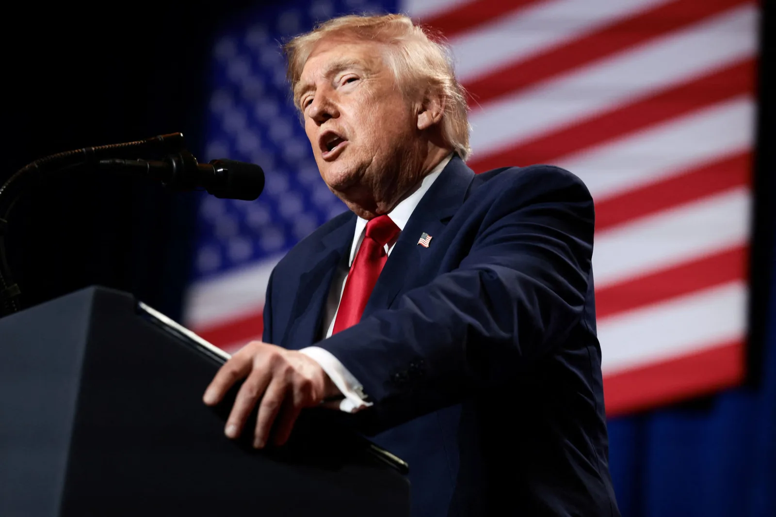 Trump Extends Jones Act Waiver as Strait of Hormuz Deal Stalls Amid Iran Conflict