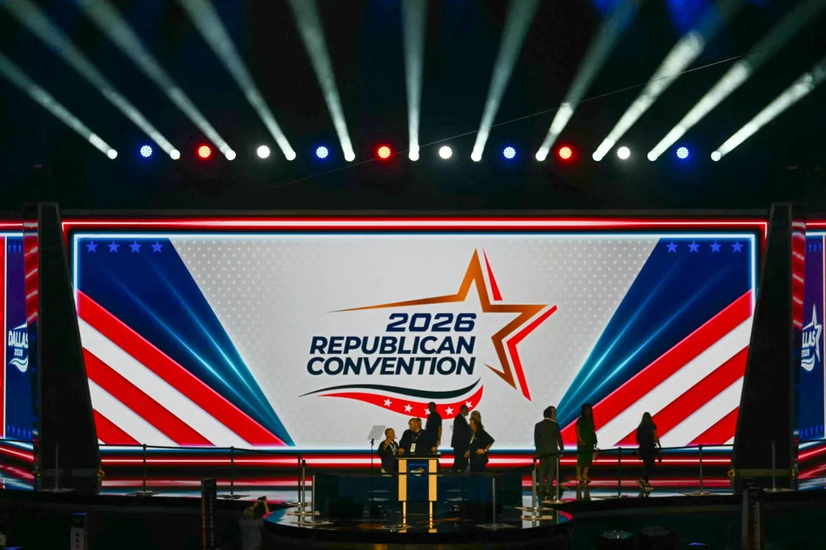 Trump Midterm Convention Faces Low GOP Attendance and Ticket Giveaways