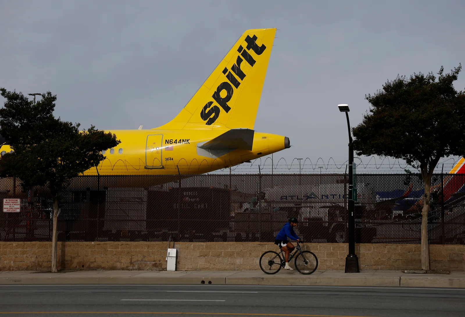 Trump Rejects United-American Merger, Suggests Support for Spirit Airlines
